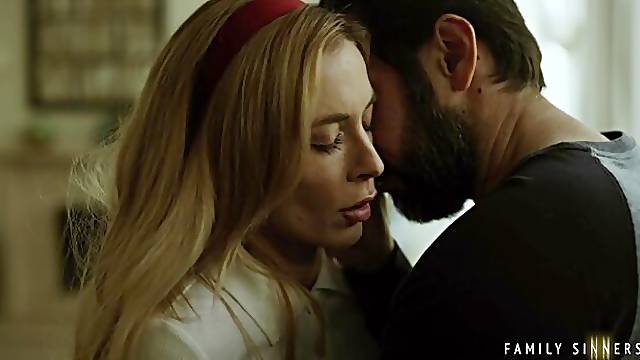 Spicy dick-sucking angel Aiden Ashley adores hardcore sex