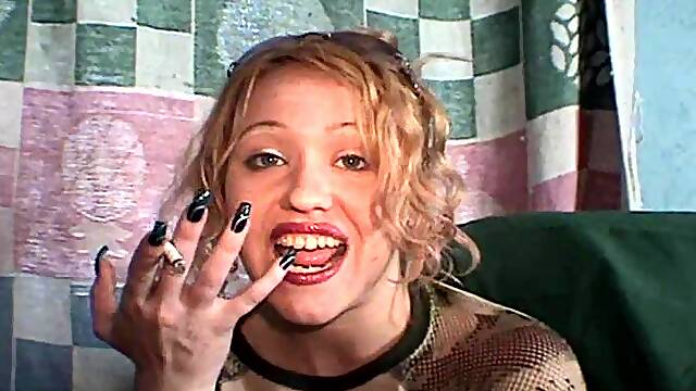 Crack whore takes dick