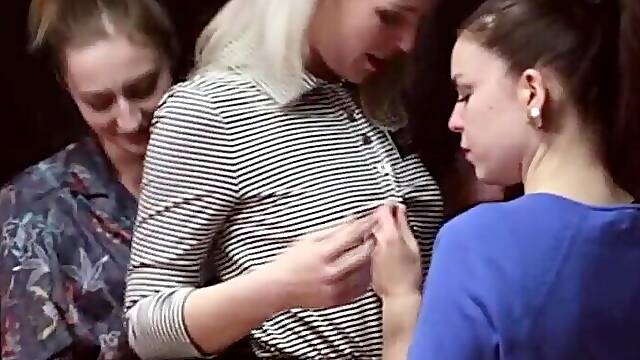 Teenie mormon taste lez
