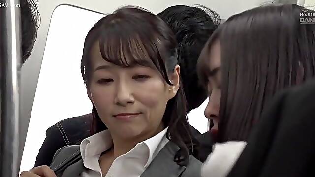 Asian Girlfriend Outdoor Fucked And Creampied