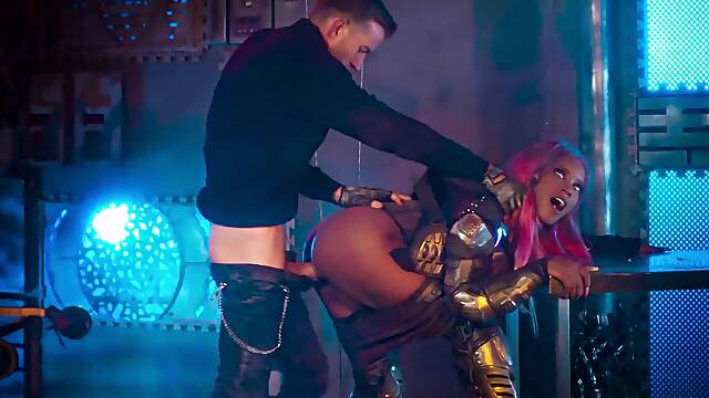 Kiki Minaj gets facial cum cleansing after servicing massive cock