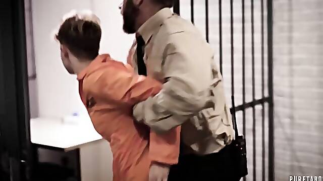 Adriana Chechik and Vienna Rose have their way to get satisfied, even in the prison