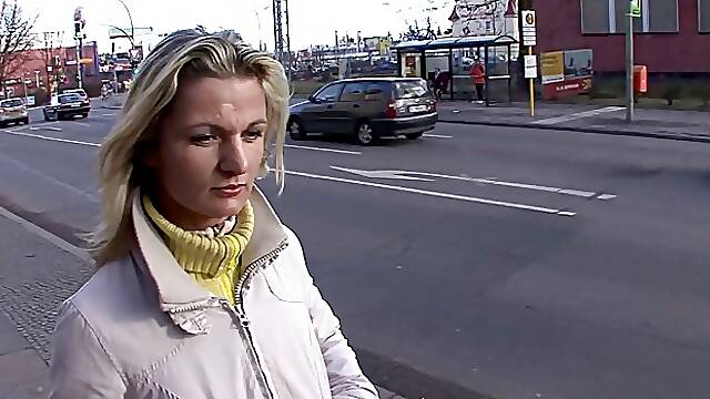 Amateur german MILF has hot indoor sex