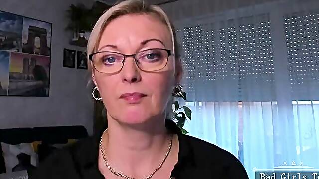 Natural huge tits web hot solo blodne mature show