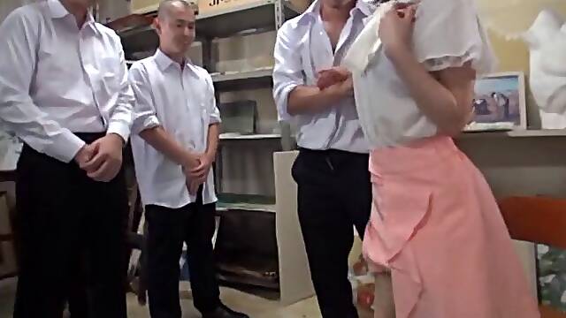 Japanese brunette gives her male friends the oral treatment