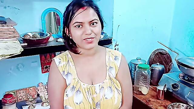 Red-hot desi indian gal giantg big in the room