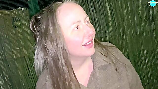 Cracky leaves behind She has objects in Her vulva