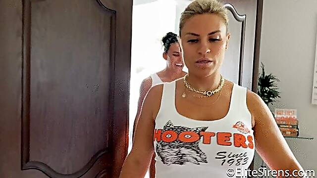 Hooters girls insane catfight brawl!