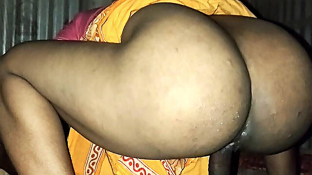 Bangla Hot Aunty and Me Home Enjoy