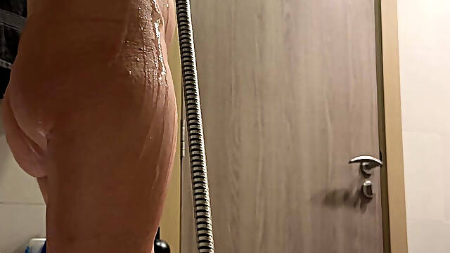 Intimate Shaving in the Bathtub