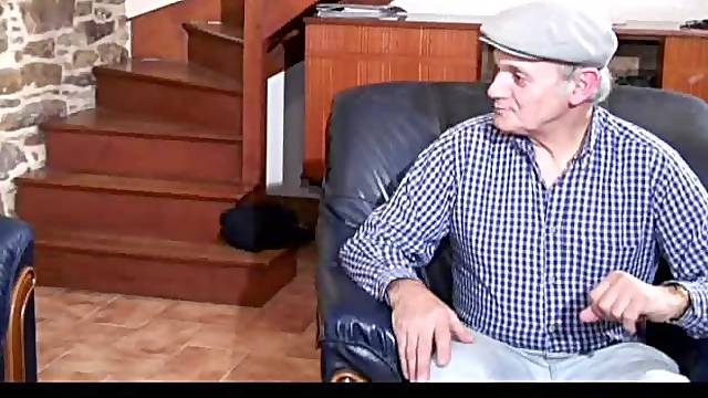 Papy watching a couple fucking